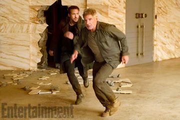 BLADE RUNNER 2049 (2017) (L-R) RYAN GOSLING as K and HARRISON FORD as Rick Deckard