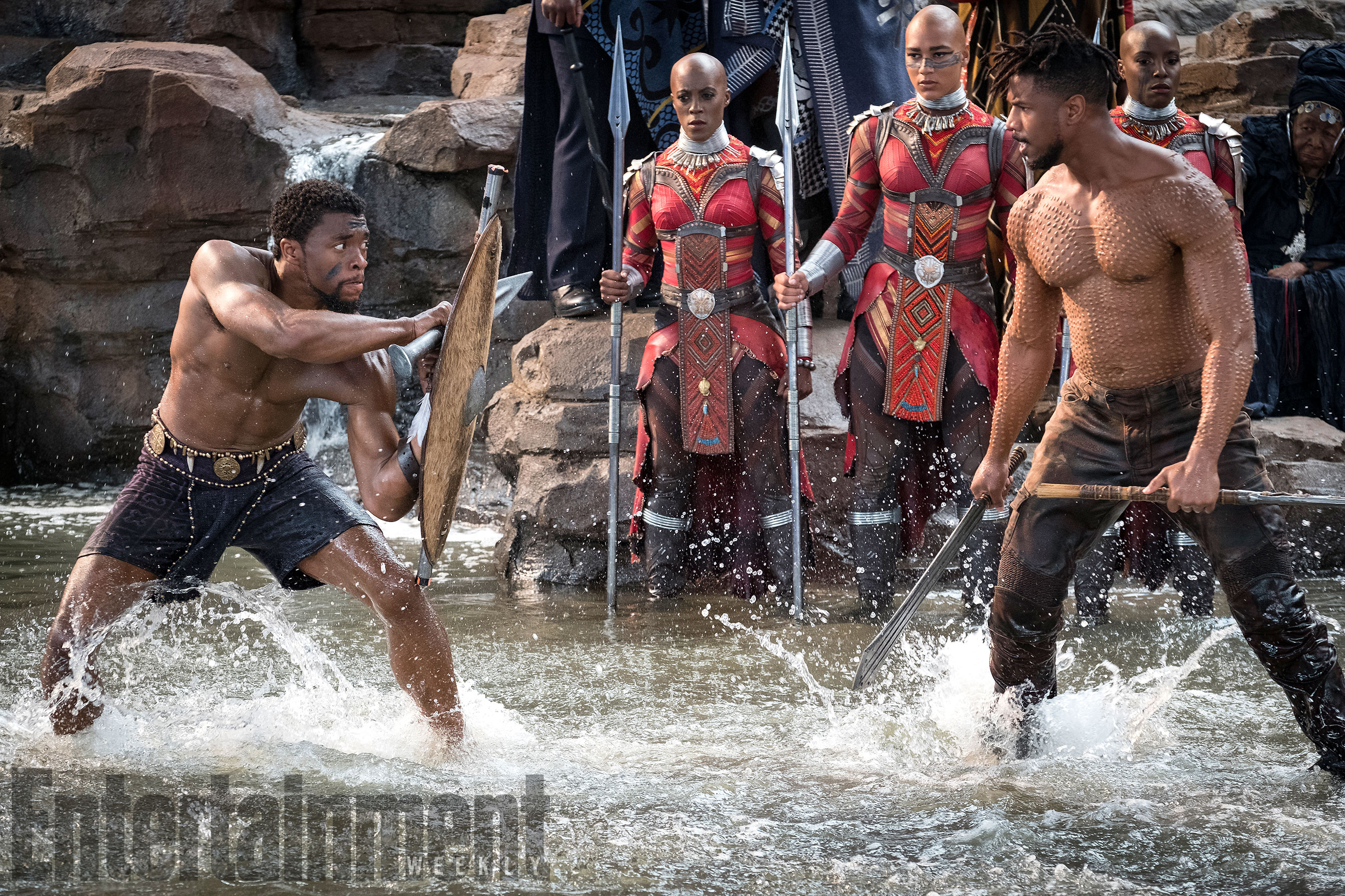 Marvel Studios' BLACK PANTHER L to R: T'Challa/Black Panther (Chadwick Boseman) and Erik Killmonger (Michael B. Jordan) Credit: Matt Kennedy/©Marvel Studios 2018