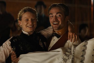 Robert-Pattinson-Mia-Wasikowska-Damsel