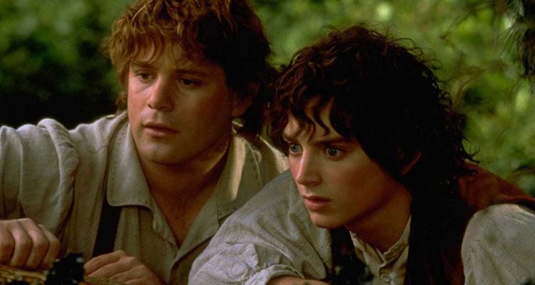 Sean-Astin-and-Elijah-Wood-in-The-Lord-of-the-Rings--The-Fellowship-of-the-Ring-(2001)