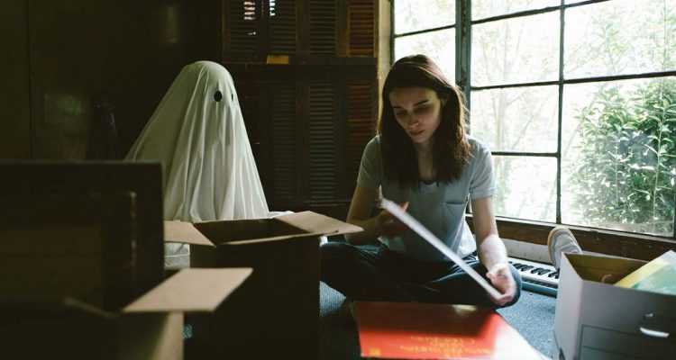 Rooney-Mara-A-Ghost-Story