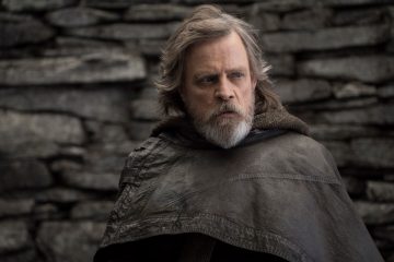 Star Wars: The Last Jedi..Luke Skywalker (Mark Hamill)..Photo: John Wilson..©2017 Lucasfilm Ltd. All Rights Reserved.