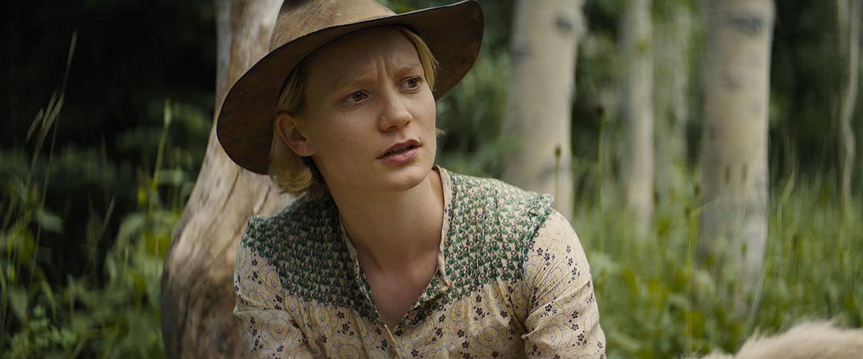 mia-wasikowska-damsel