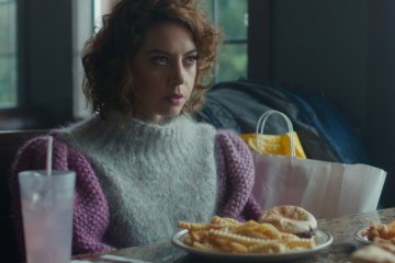 Beverly Luff Linn Aubrey Plaza