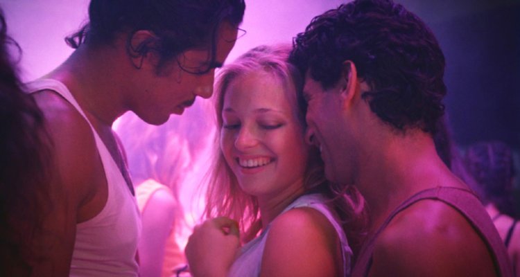 Blue Is The Warmest Colour Director Accused Of Plying Actors With Alcohol Until They Performed