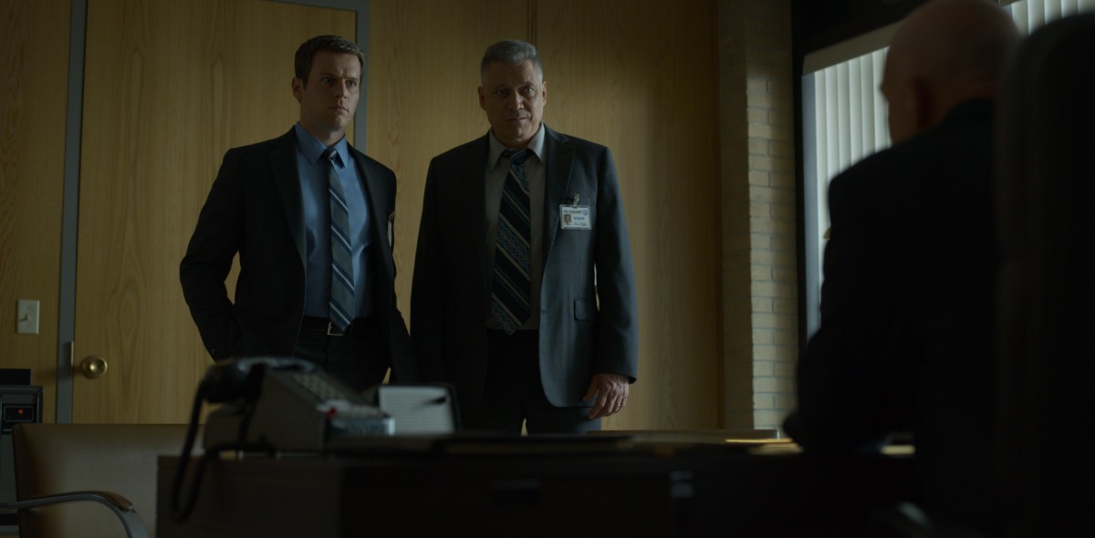 'Mindhunter' Season 2 First Look: Holden Ford & Bill Tench Investigate ...