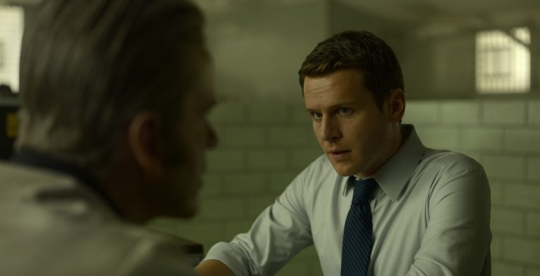 'Mindhunter' Season 2 First Look: Holden Ford & Bill Tench Investigate ...