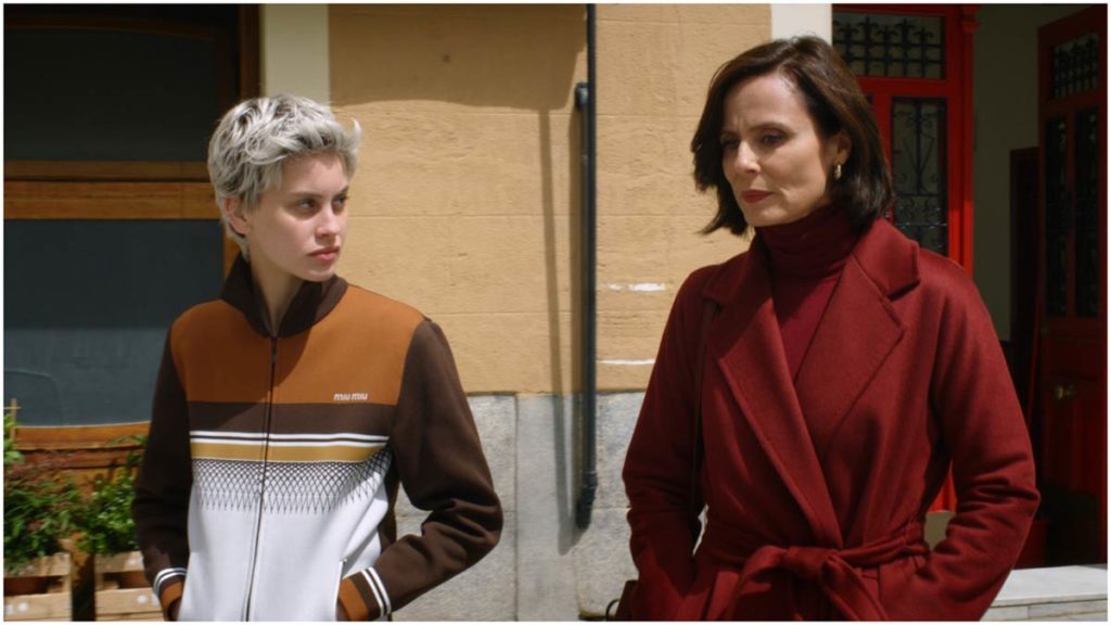 Parallel Mothers