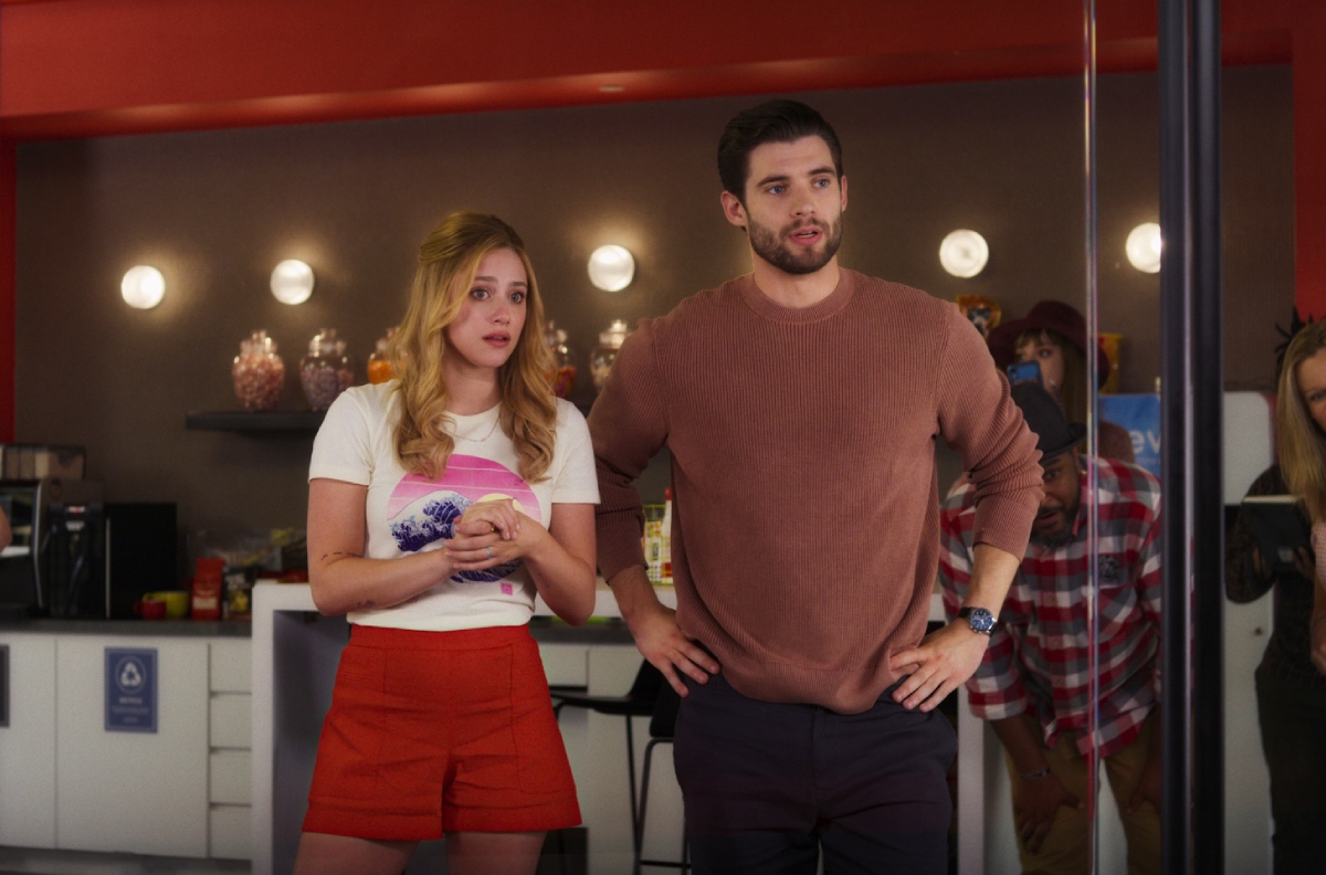 Look Both Ways Review Lili Reinhart Stars In A Netflix Rom Com That Works In Zero Ways