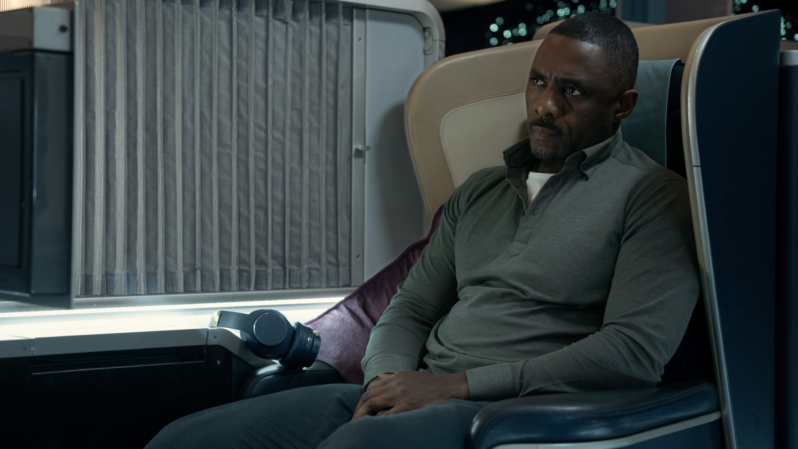 'Hijack' Review Idris Elba Fights For Control Of A Flight In A