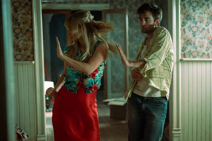 ‘Die My Love’ First Look: Jennifer Lawrence & Robert Pattinson Star In Lynne Ramsay’s Madness Dramedy