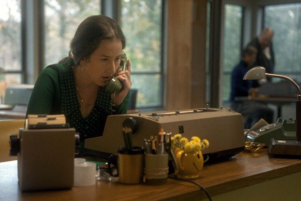 ‘The Mastermind’: First Look Of Josh O’Connor & Alana Haim In Kelly Reichardt’s Cannes Competition Drama [Ned]