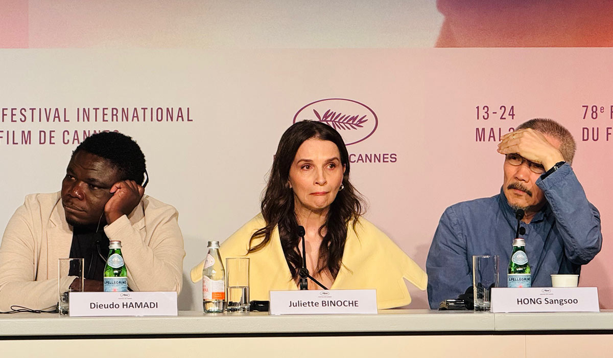 Juliette Binoche Put Under Awkward Gaza Spotlight At Cannes Film Festival Press Conference
