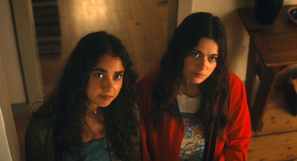 ‘Oh, Hi!’ Trailer: Molly Gordon & Logan Lerman Look At Situationships In New RomCom