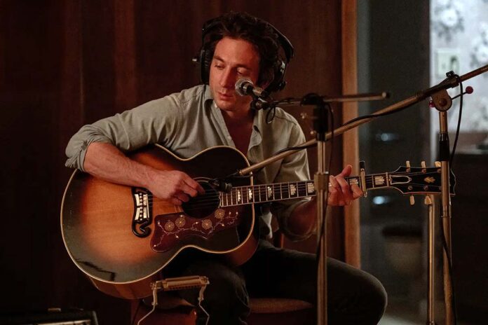 Deliver Me From Nowhere: Springsteen Jeremy Allen White