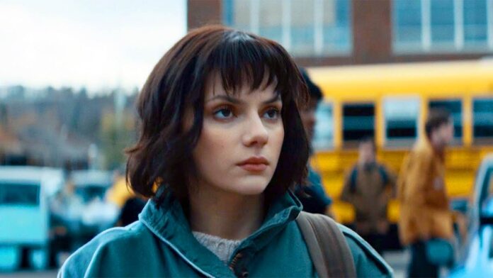 Dafne Keen, Whistle