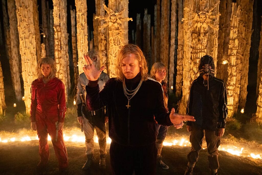 ’28 Years Later’ Review: Nia DaCosta Out-Rages Danny Boyle In The Beautiful & Brutal ‘Bone Temple’