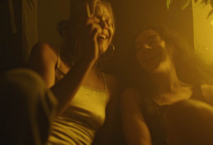 ‘Erupcja’ Trailer: Charli XCX Makes Her True Acting Debut In Pete Ohs’ Intimate, Warsaw-Set Anti-Romantic Comedy