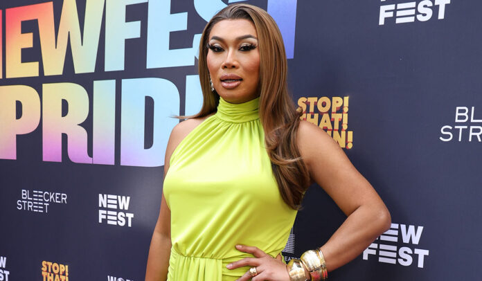 Jujubee, Stop! That! Train!, Stop That Train