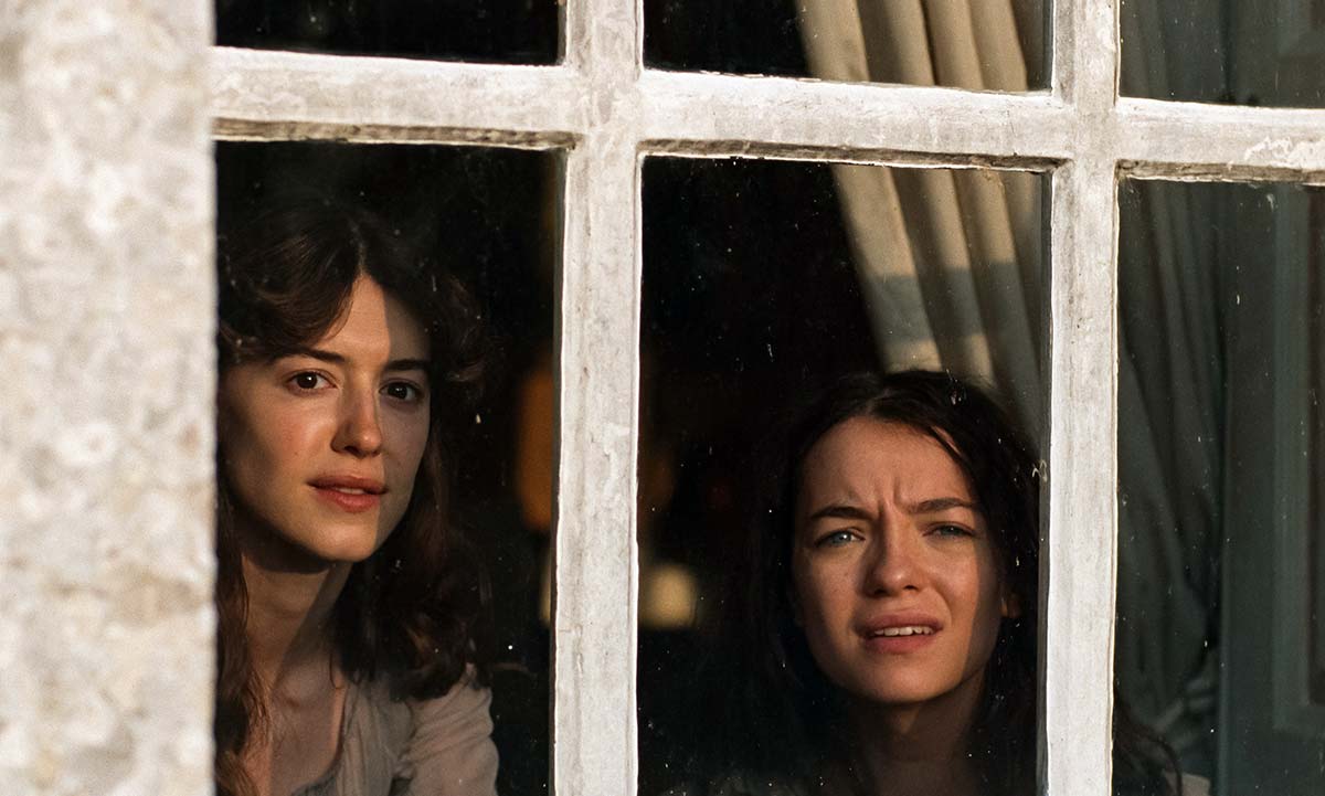 Sense And Sensibility' Trailer: Daisy Edgar-Jones & Esmé Creed-Miles Lead Focus Features' New Jane