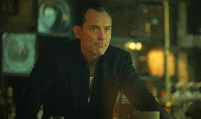 Jude Law Toplines Getaway Driver Flick Penned By 'Black Rabbit' Co-Creator Zach Baylin