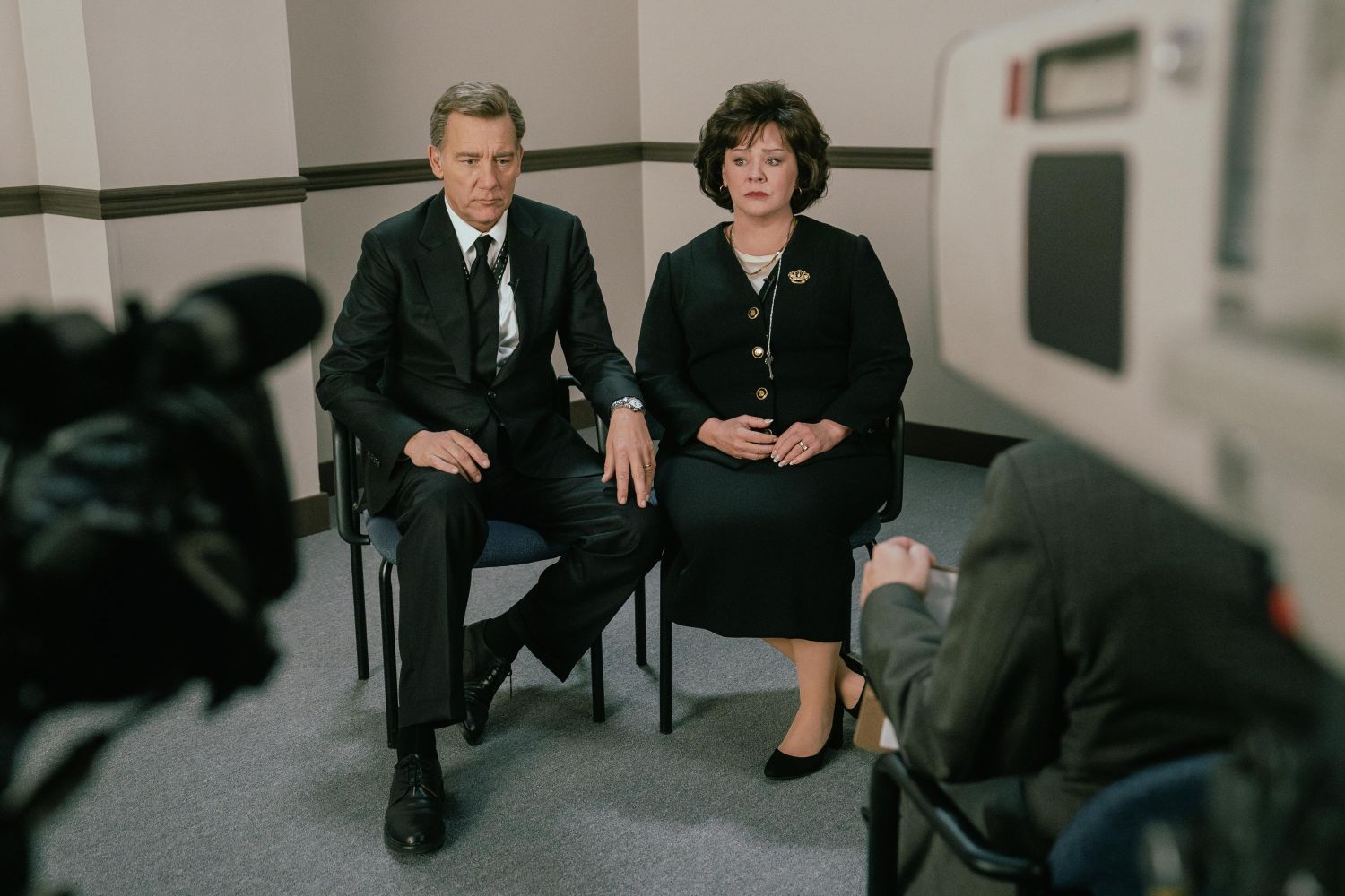 ‘The Murder of JonBenét Ramsey’ First Look: Clive Owen & Melissa McCarthy Lead Netflix Dramatic Series Exploration Of Infamous Unsolved Murder Case Arriving December 10